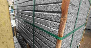 中卫芝麻白楼梯踏步室外