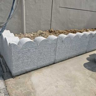 中卫芝麻白花边石  围边石