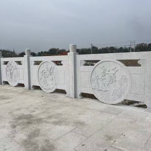 中卫芝麻白河道栏杆 石材栏杆