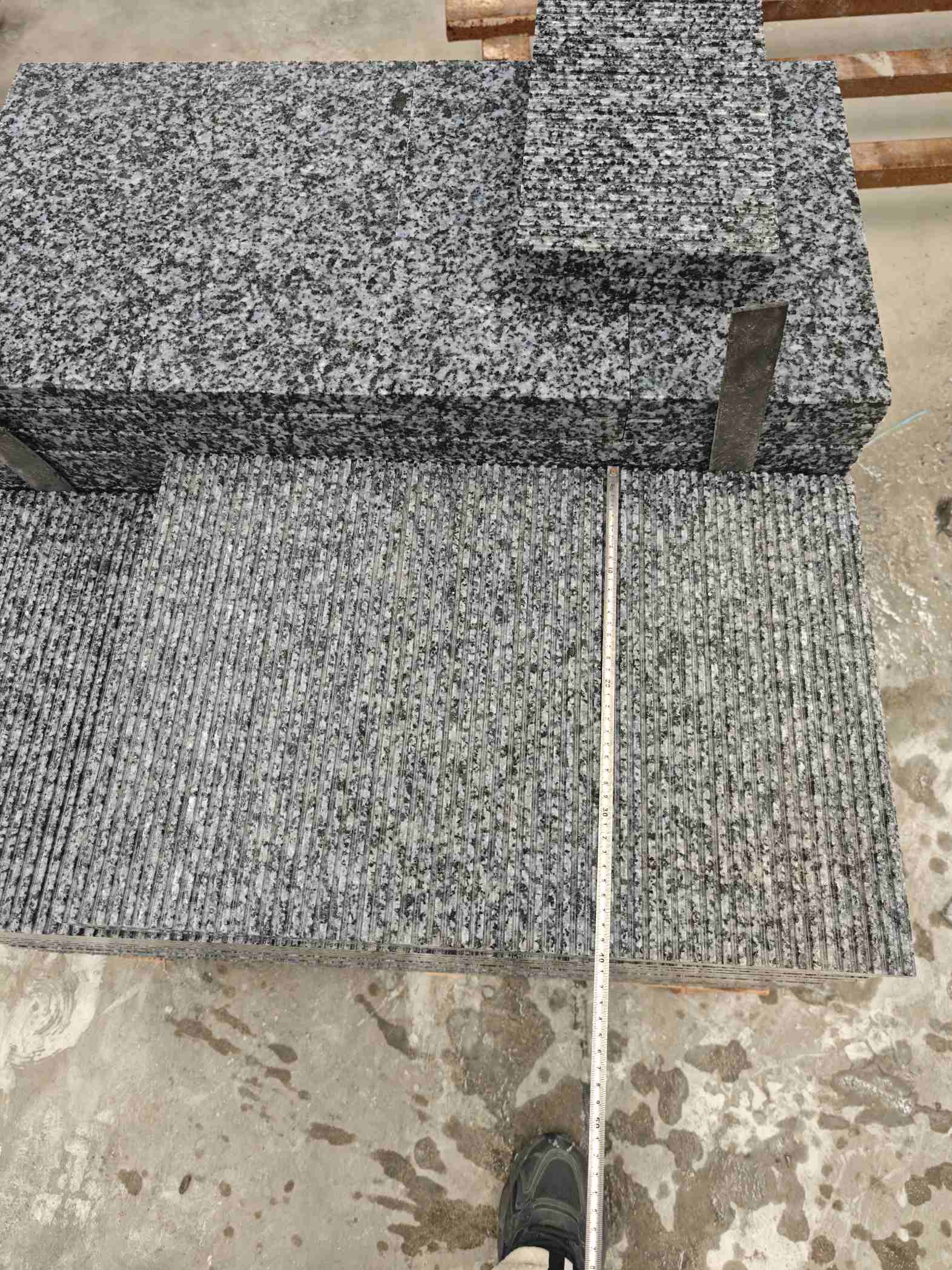 中卫芝麻黑拉丝面