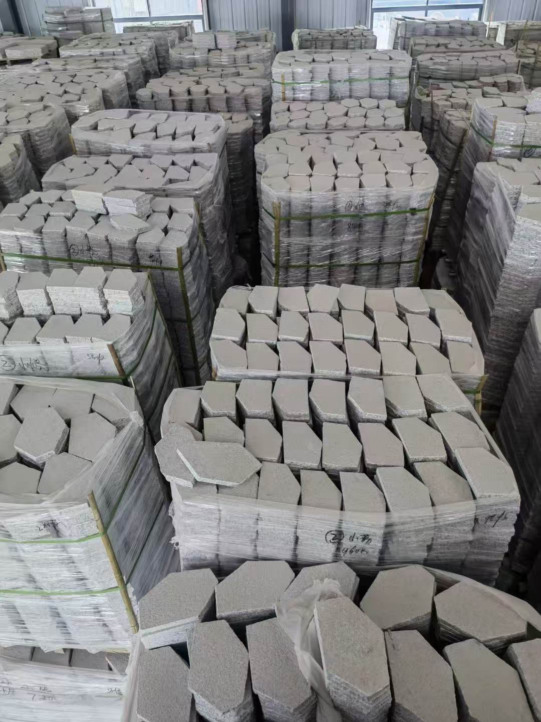 中卫芝麻白石材冰裂纹，碎拼。