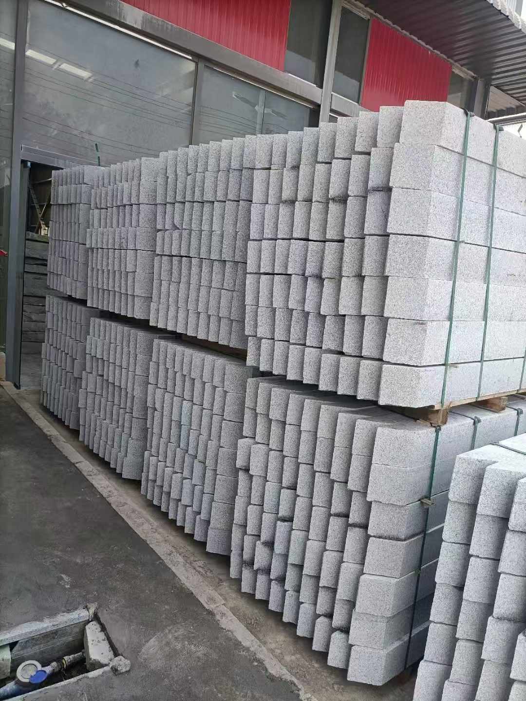 中卫芝麻白树围石 树池