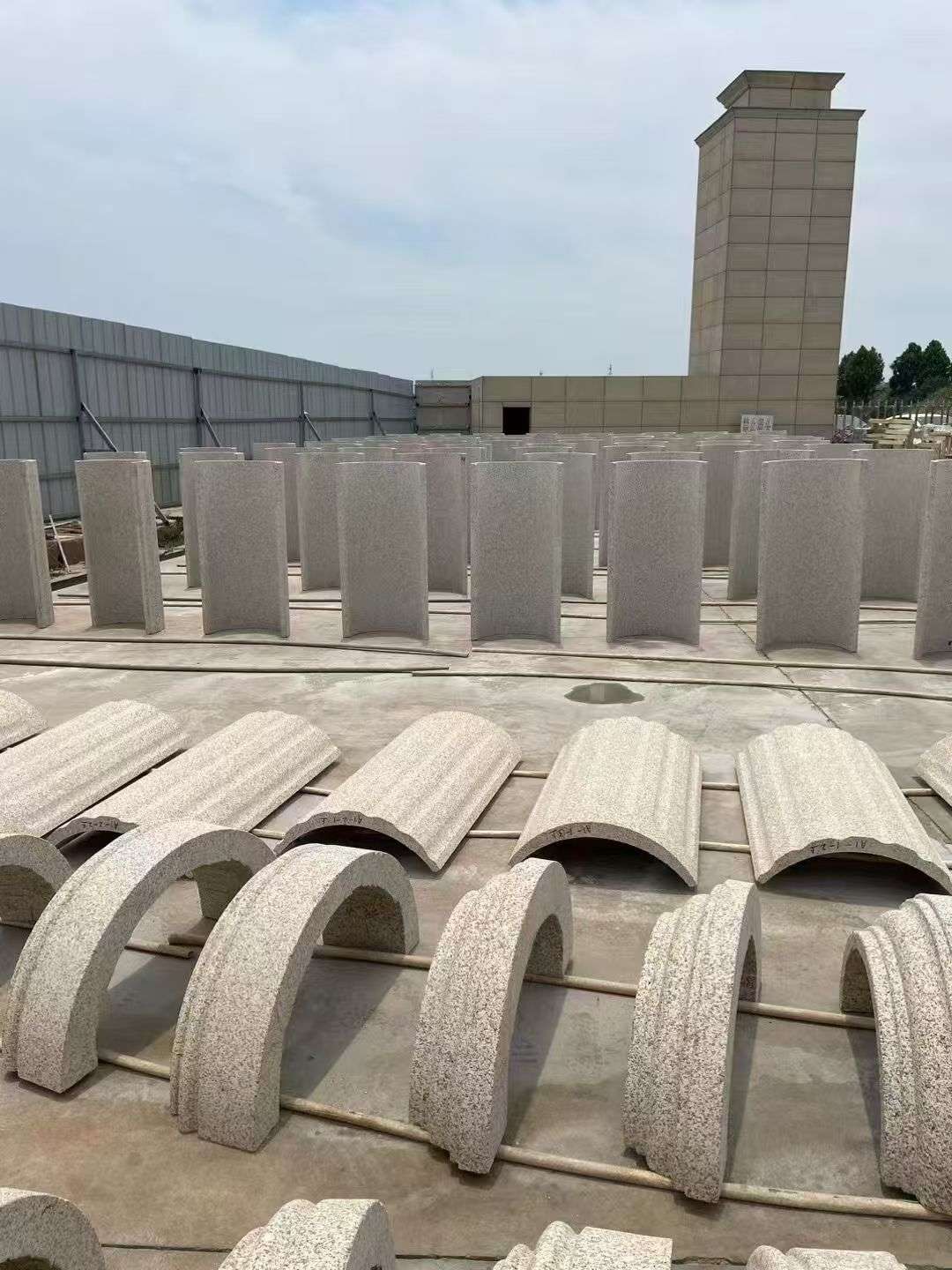 中卫黄金麻别墅柱皮 异形 线条定制